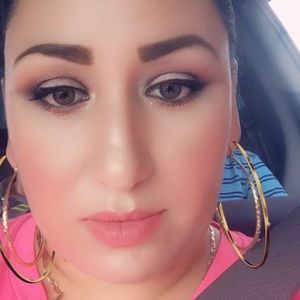 Meet your Posher, Lorena